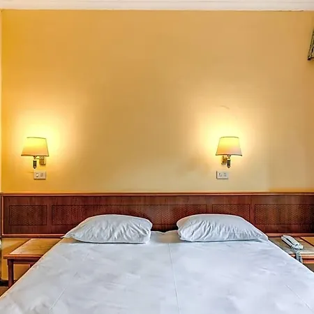 فندق Pomezia 2*