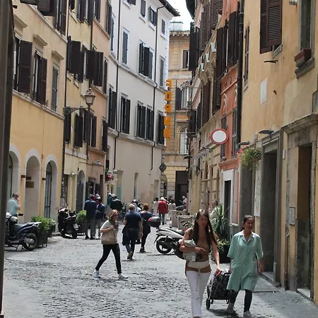 Ξενοδοχείο Pomezia 2*