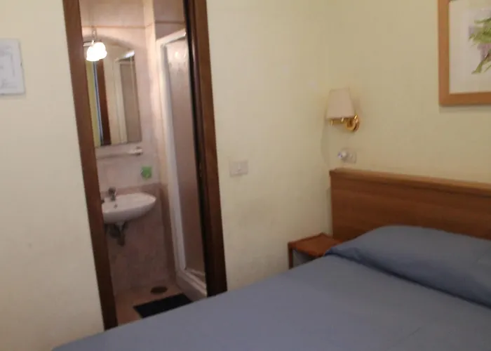 Pomezia Hotel 2*