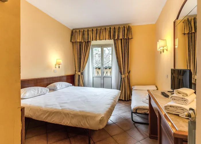 Hotell Pomezia Rom