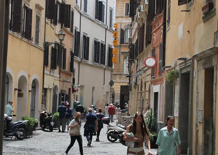 ホテル Pomezia 2*