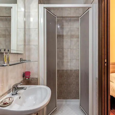 Hotel Pomezia 2*